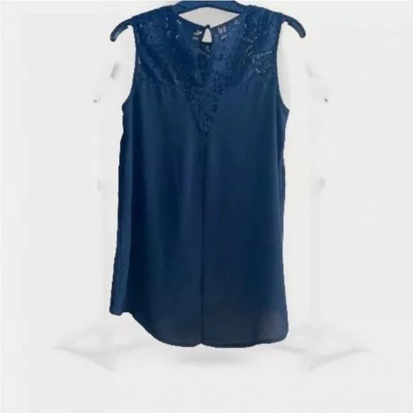 Worthington Black Lace Top Hi low Lightweight Sleeveless Button loop Closure Med - Picture 2 of 7